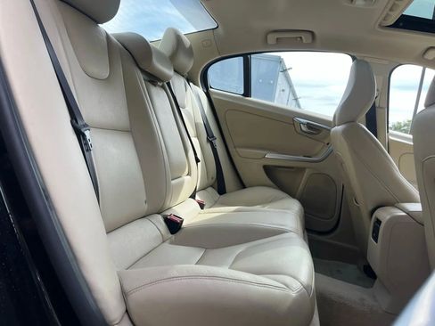 Used 2015 Volvo S60 T5 Premier image 12