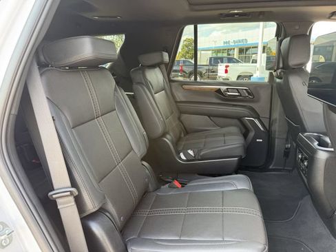 Used 2025 Chevrolet Tahoe High Country AWD/4WD image 33
