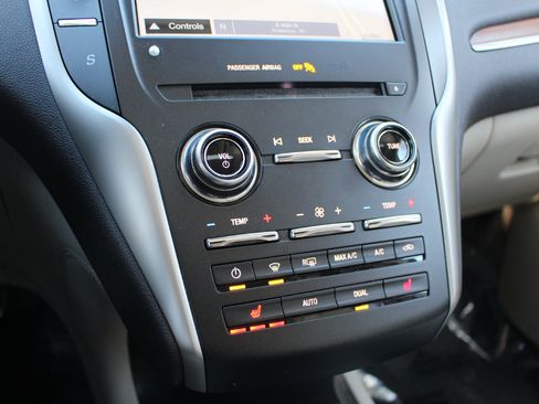 Used 2017 Lincoln MKC Select w/ Select Plus Package image 28