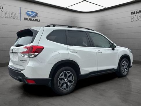 Used 2023 Subaru Forester Premium AWD/4WD image 4
