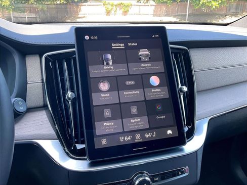 New 2026 Volvo XC90 B6 Plus w/ Protection Package Premier image 22