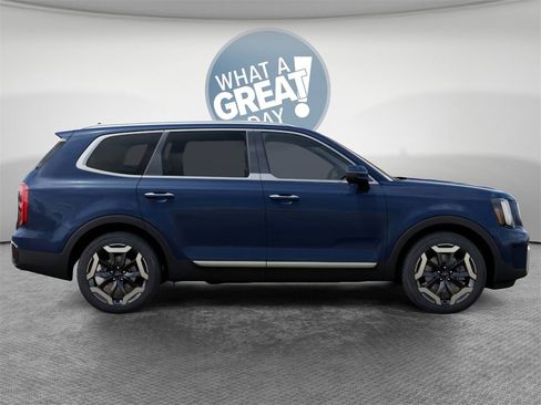 New 2025 Kia Telluride S image 7