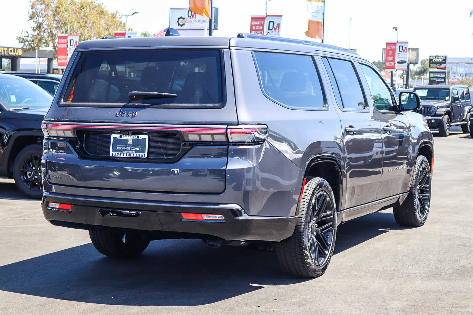 New 2026 Jeep Grand Wagoneer L Limited AWD/4WD image 4
