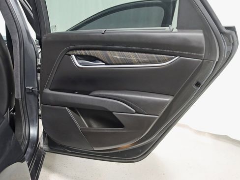 Used 2018 Cadillac XTS Vsport Platinum image 36