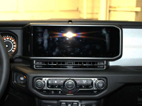 Certified 2025 Jeep Wrangler Sport S image 13