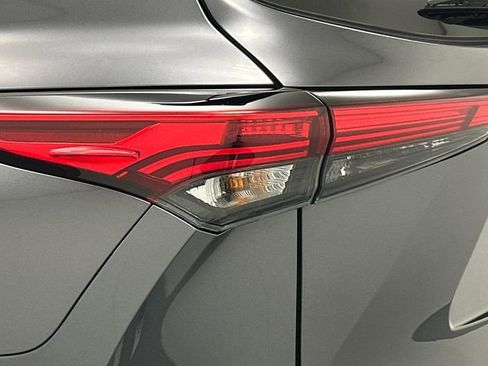 Used 2023 Toyota Highlander XSE image 24