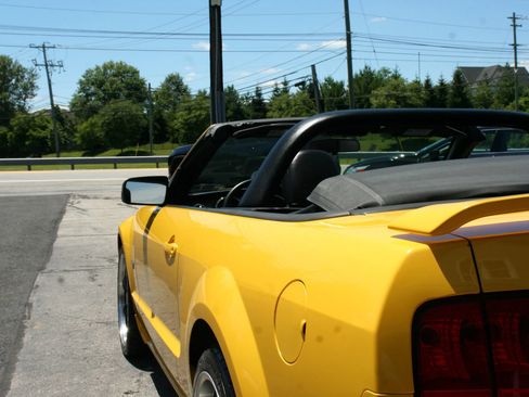 Used 2006 Ford Mustang GT Premium RWD image 31