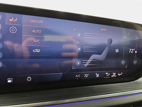 Used 2025 Buick Envision Preferred AWD/4WD image 22