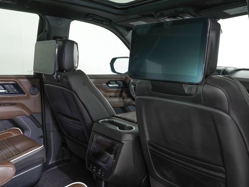 Used 2026 GMC Yukon Denali Ultimate AWD/4WD image 11