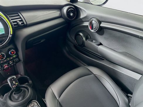 Used 2021 MINI Cooper 2-Door Hardtop w/ Storage Package image 23