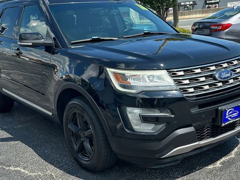 Used 2016 Ford Explorer XLT w/ Equipment Group 202A AWD/4WD image 3