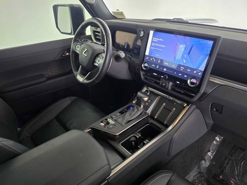Certified 2024 Lexus GX 550 w/ Accessory Package (Z1) AWD/4WD image 11