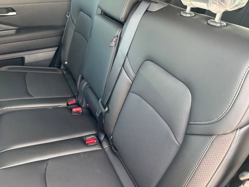 New 2026 Nissan Pathfinder SL image 21