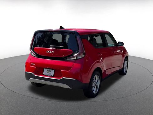 Used 2025 Kia Soul LX w/ LX Technology Package FWD image 14