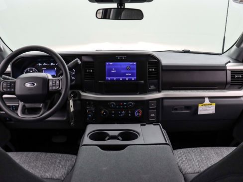 New 2026 Ford F250 XLT w/ FX4 Off-Road Package image 17