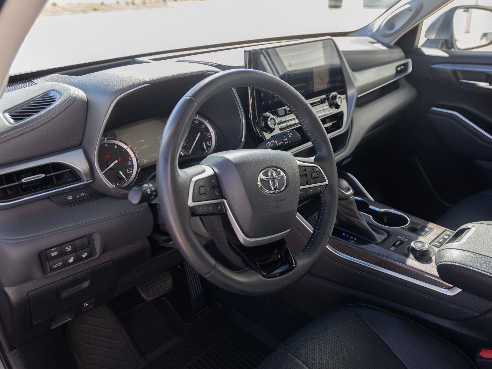 Used 2022 Toyota Highlander Platinum AWD/4WD image 21