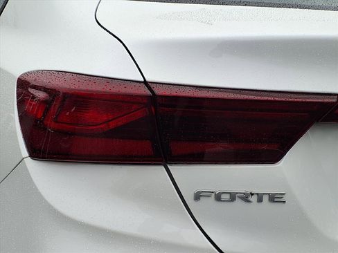 Used 2023 Kia Forte LXS w/ LXS Technology Package image 24