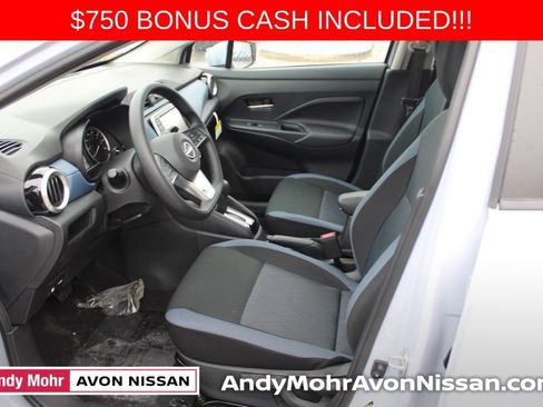 New 2025 Nissan Versa SV image 7