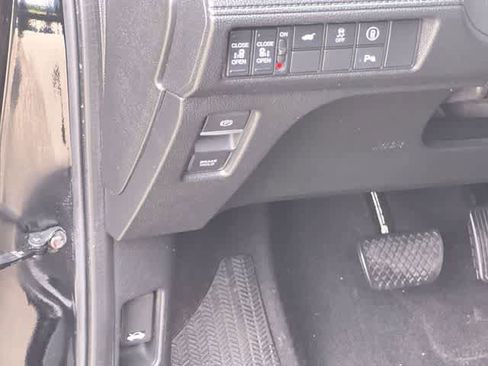 Used 2023 Honda Odyssey Elite image 29