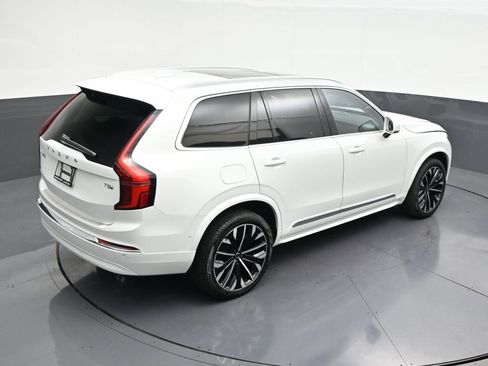 Used 2025 Volvo XC90 T8 Plus w/ Protection Package Premier image 18