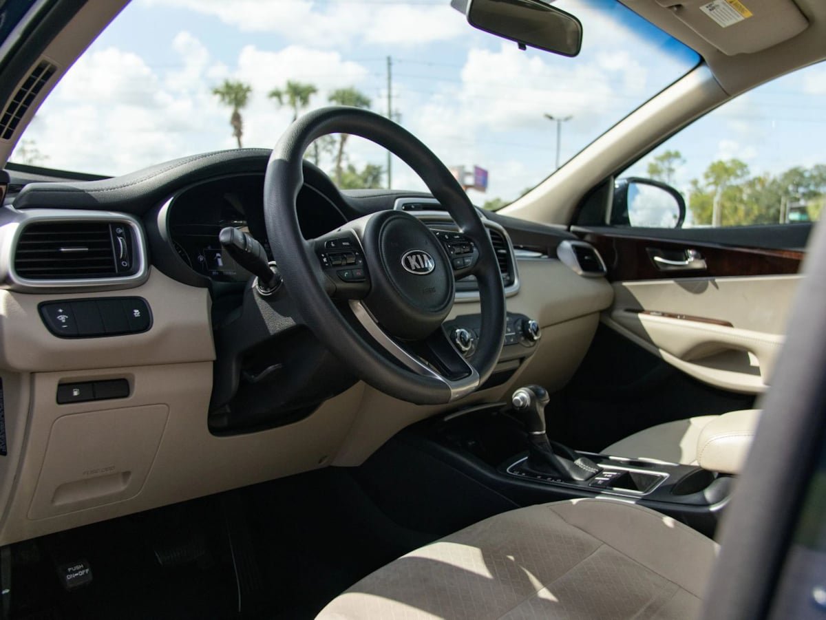 Used 2017 Kia Sorento AWD image 14