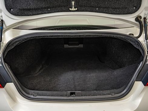 Used 2015 INFINITI Q70 3.7 w/ Deluxe Touring Package AWD/4WD image 19