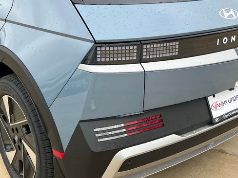 New 2026 Hyundai Ioniq 5 SEL image 12