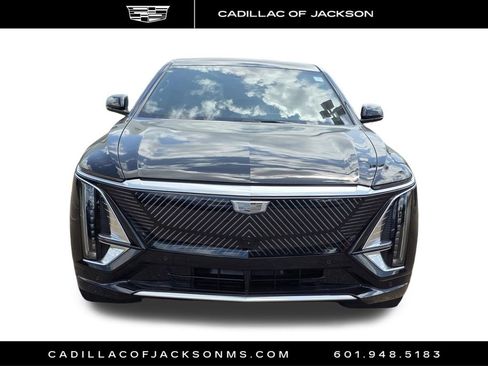 New 2026 Cadillac Lyriq Luxury AWD/4WD image 2