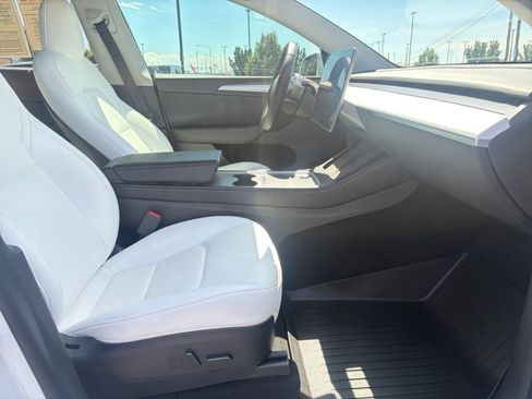 Used 2022 Tesla Model Y Performance AWD/4WD image 28