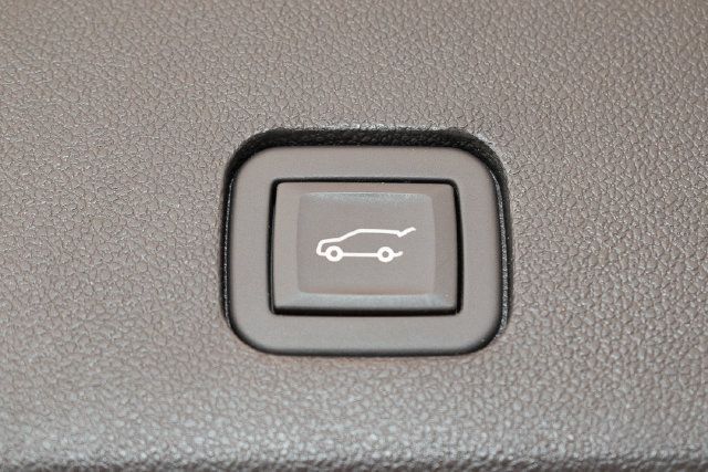 Used 2024 Cadillac XT6 Premium Luxury AWD/4WD image 17