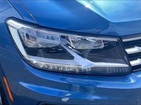 Used 2020 Volkswagen Tiguan SEL w/ Tiguan Two-Row MDO Package image 26