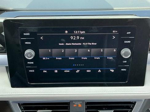 New 2026 Volkswagen Taos SE FWD image 19