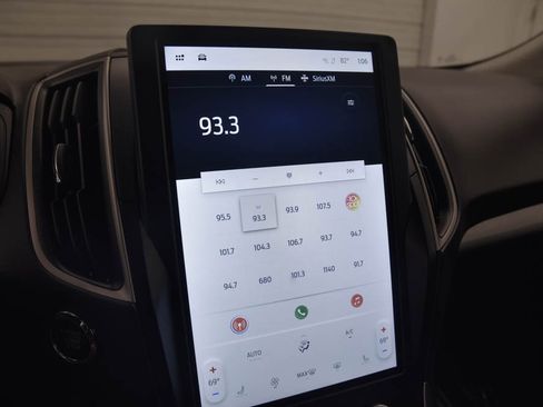 Used 2023 Ford Edge SEL image 19