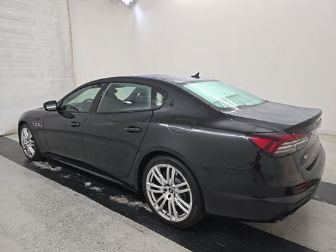 Used 2022 Maserati Quattroporte Modena Q4 image 5