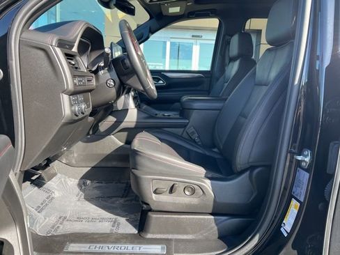 Used 2024 Chevrolet Suburban RST w/ Luxury Package image 5