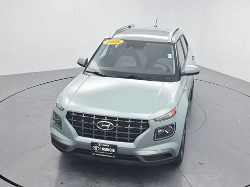 Used 2025 Hyundai Venue SEL image 52