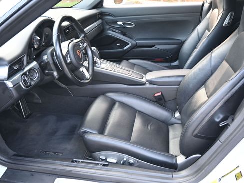 Certified 2018 Porsche 911 Carrera 4S image 5