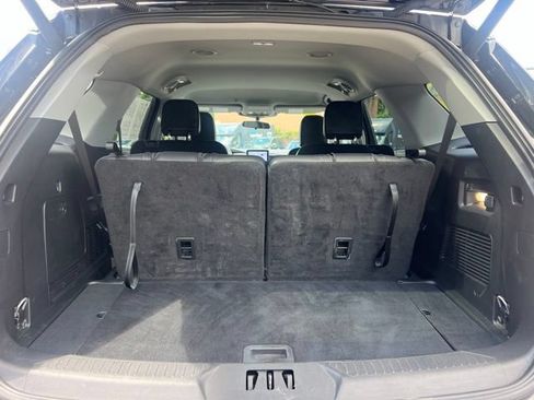 Used 2023 Ford Explorer XLT w/ Equipment Group 202A AWD/4WD image 15
