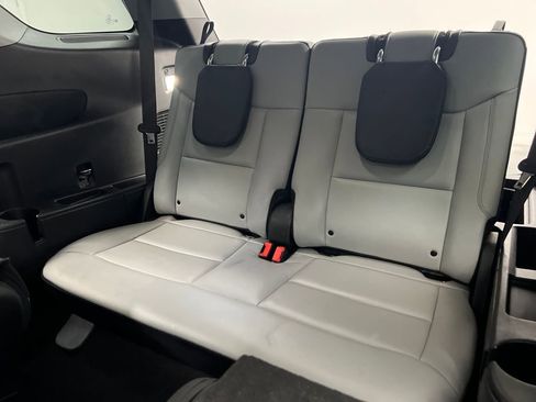 Used 2021 Ford Explorer XLT w/ Equipment Group 202A image 33