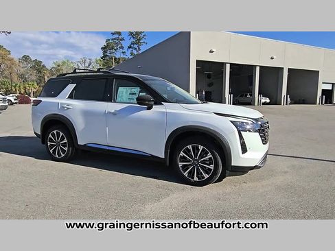 New 2026 Nissan Pathfinder Platinum image 38