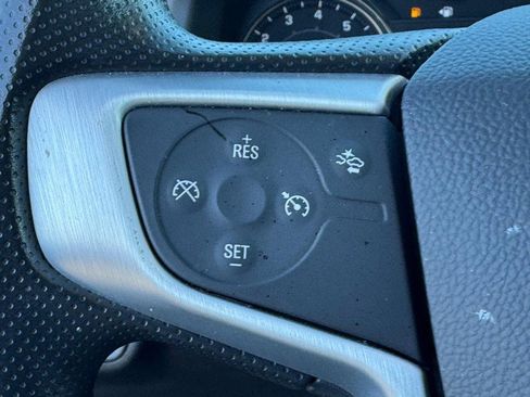 Used 2023 GMC Acadia SLE w/ Driver Convenience Package image 17