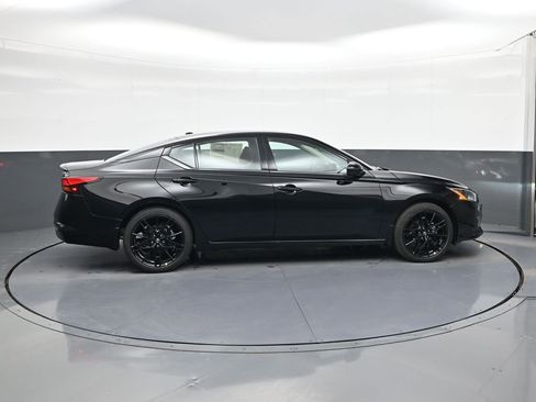 New 2026 Nissan Altima 2.5 SR FWD image 8