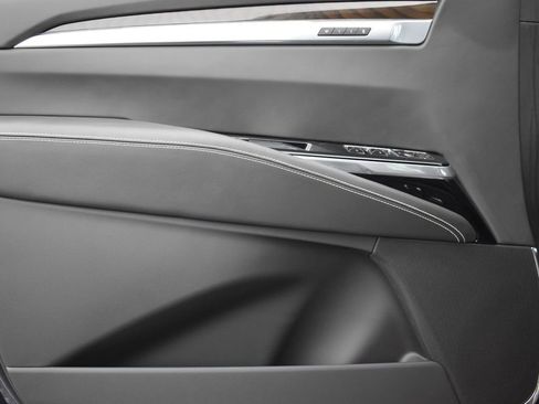 Certified 2025 Cadillac Escalade Sport Platinum image 9