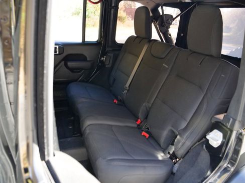 Used 2022 Jeep Wrangler Unlimited Sport image 24