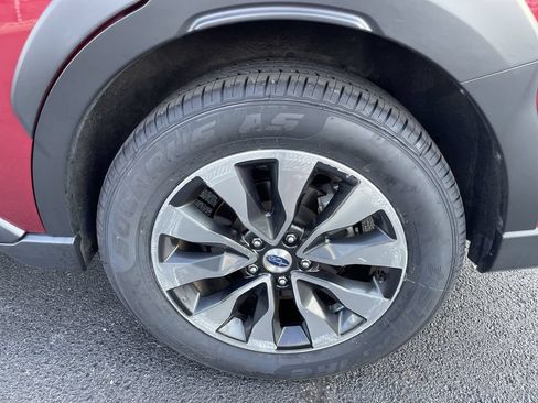 Certified 2025 Subaru Outback Limited XT AWD/4WD image 8