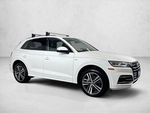 Used 2020 Audi Q5 e Premium Plus w/ Premium Plus Package AWD/4WD image 3