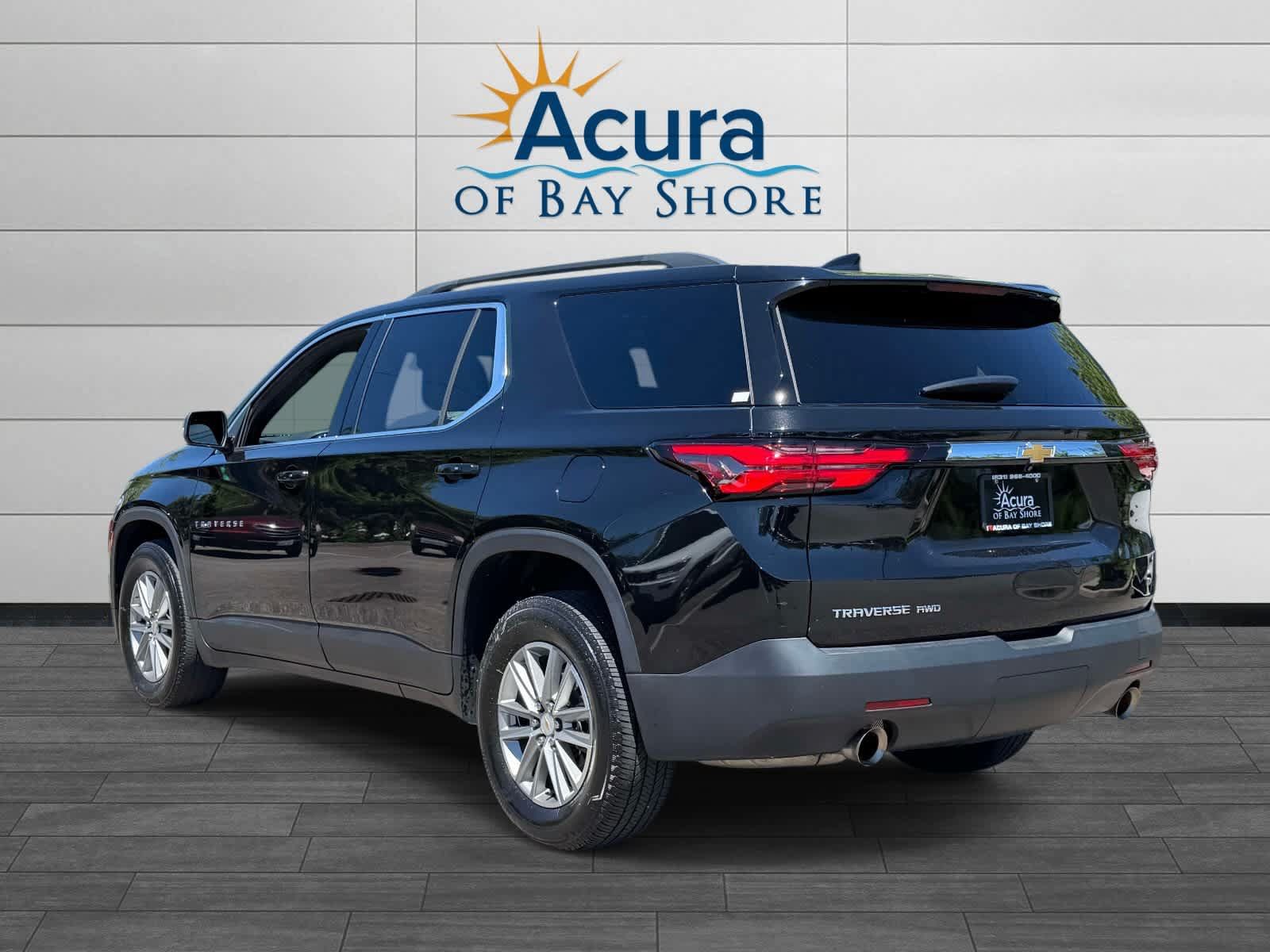 Used 2023 Chevrolet Traverse LT AWD/4WD image 4