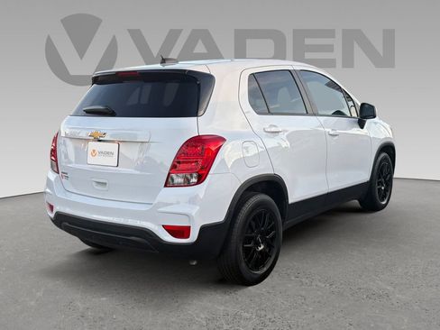 Used 2022 Chevrolet Trax LS w/ Tint and Cruise Package image 21
