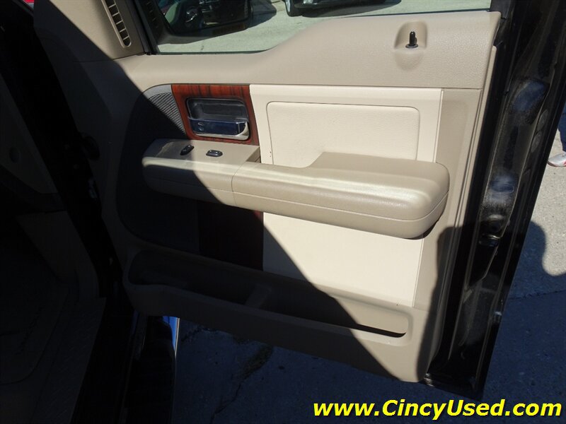 Used 2006 Lincoln Mark LT 2WD image 29