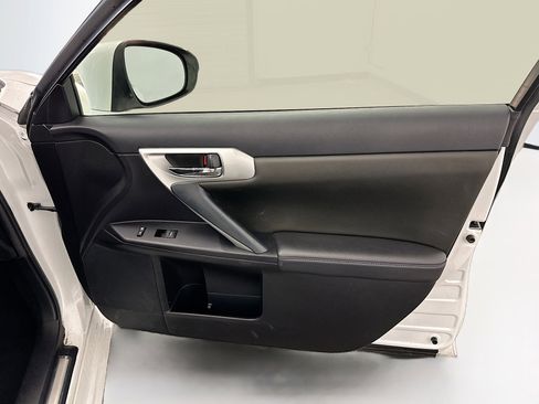 Used 2012 Lexus CT 200h image 34